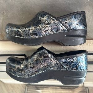 Dansko Clogs 5.5